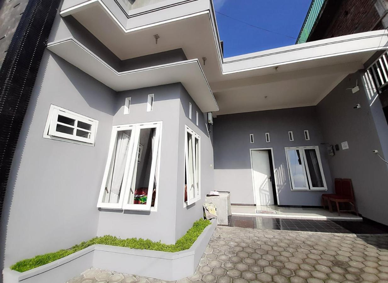 Villa Monesa Tretes Pasuruan Exterior photo